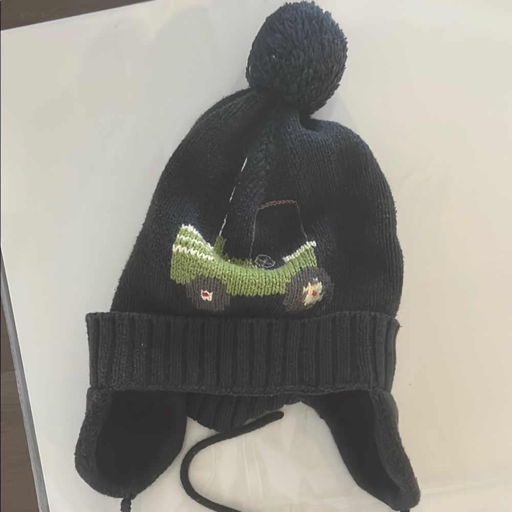 Bella Bliss Black and Green Hat Classic Design